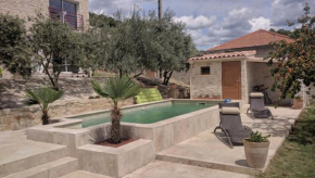 Гостиница Le Mas de la Tortue (Toit Terrasse)  Каромб